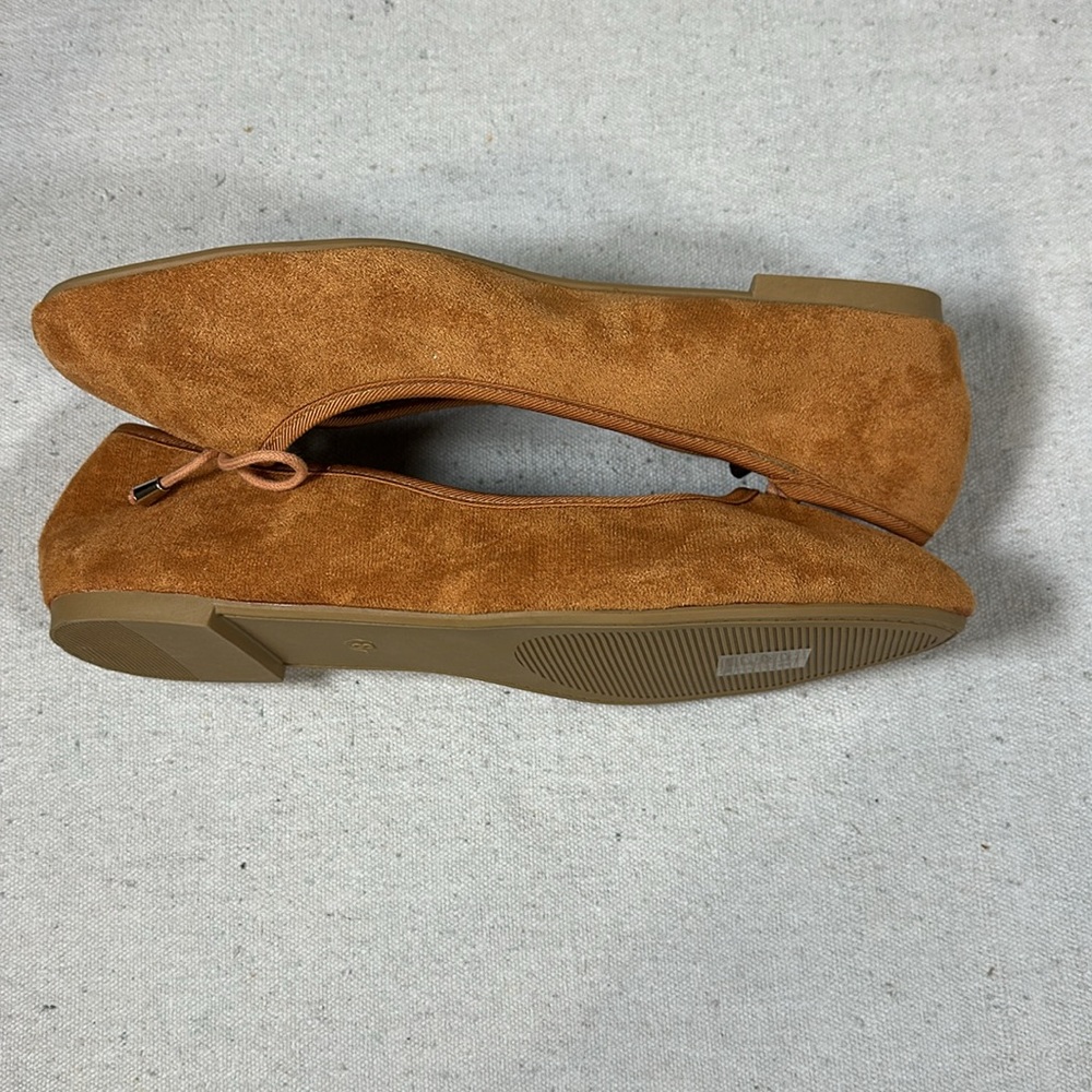 Elegant Tan Suede Ballet Flats - Picture 7 of 10